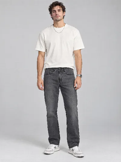 Męskie jeansy Straight Fit – klasyczna prosta nogawka, 98% bawełna, 2% elastan