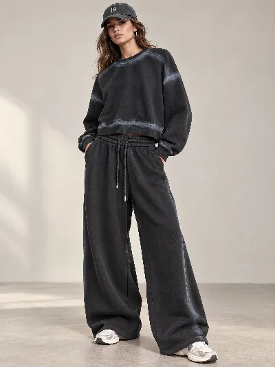 Women's cropped sweat set in black